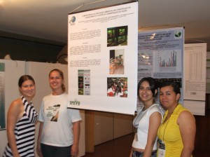 Livea, Renata, Stefane e Amanda com o banner sobre o projeto CEAMA